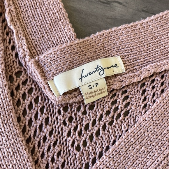 ⭐️Forever 21 V Neck Short Sleeve Dusty Pink Knit Sweater Top Size Small - Picture 6 of 14